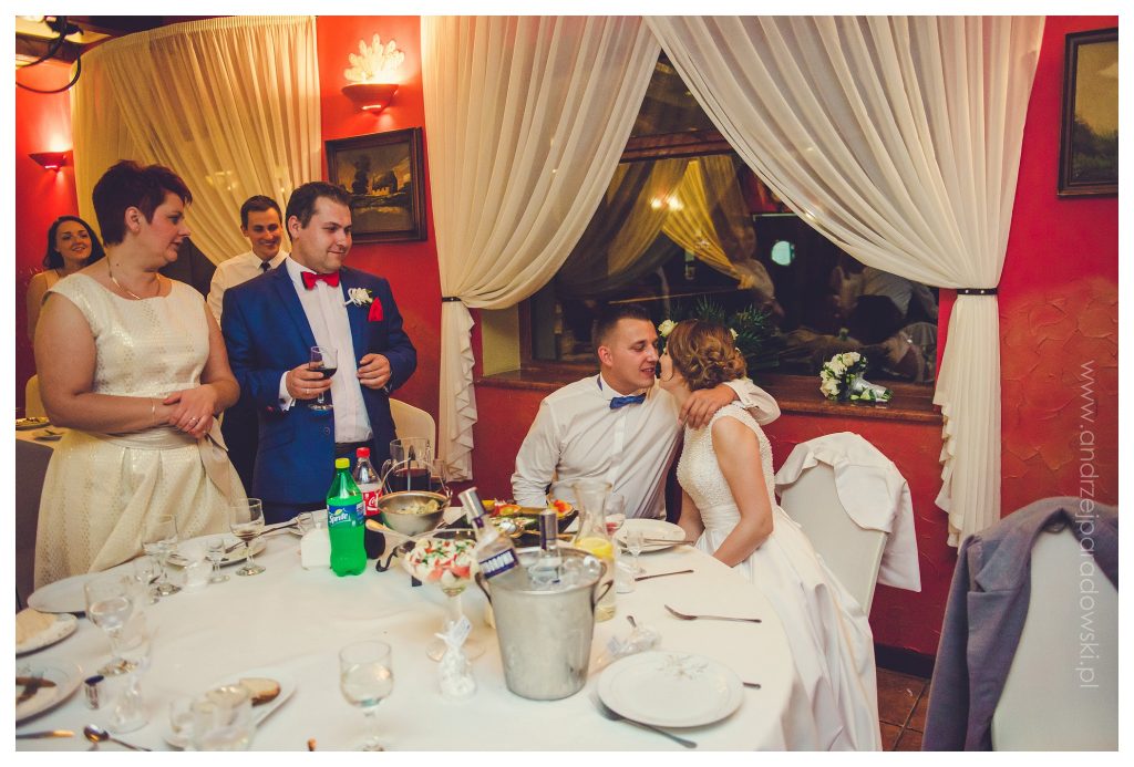 Ślub w Bobrownikach — Kasia i Adrian oraz plener w dniu ślubu fotograf slubny wloclawek (102)