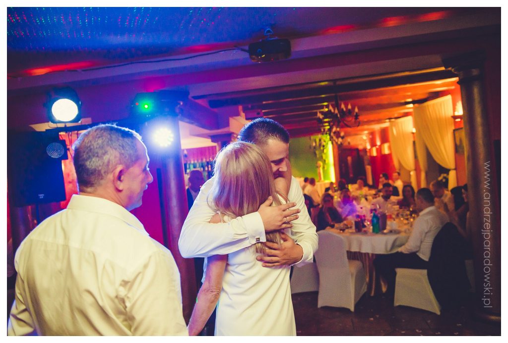 Ślub w Bobrownikach — Kasia i Adrian oraz plener w dniu ślubu fotograf slubny wloclawek (104)