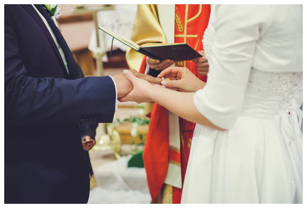 Ślub w Bobrownikach — Kasia i Adrian oraz plener w dniu ślubu fotograf slubny wloclawek (60)