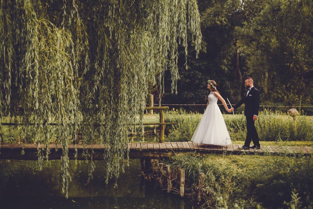 Fotograf ślubny Mława — jak oswoić stres przed aparatem Fotograf ślubny Pałac Romantyczny