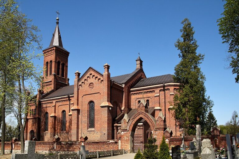 Kościół św. Wojciecha w Kikole, widok z zewnątrz